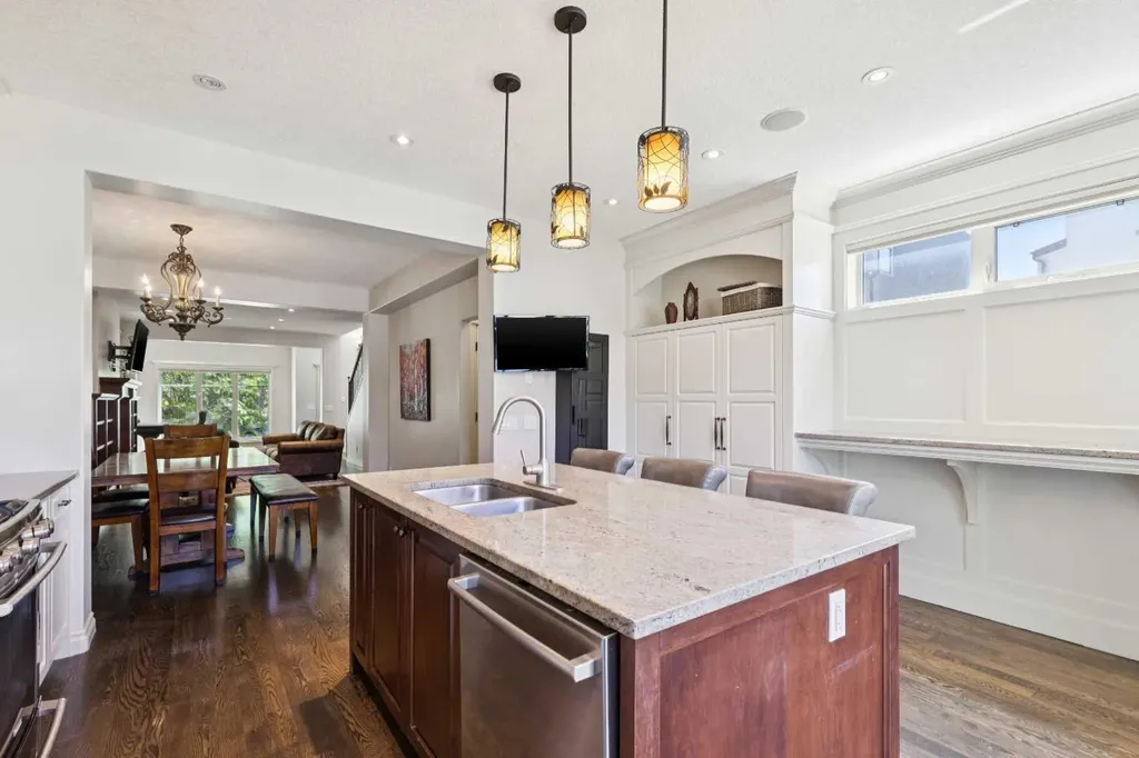 1723 31 Street SW Calgary AB T3C 1N2