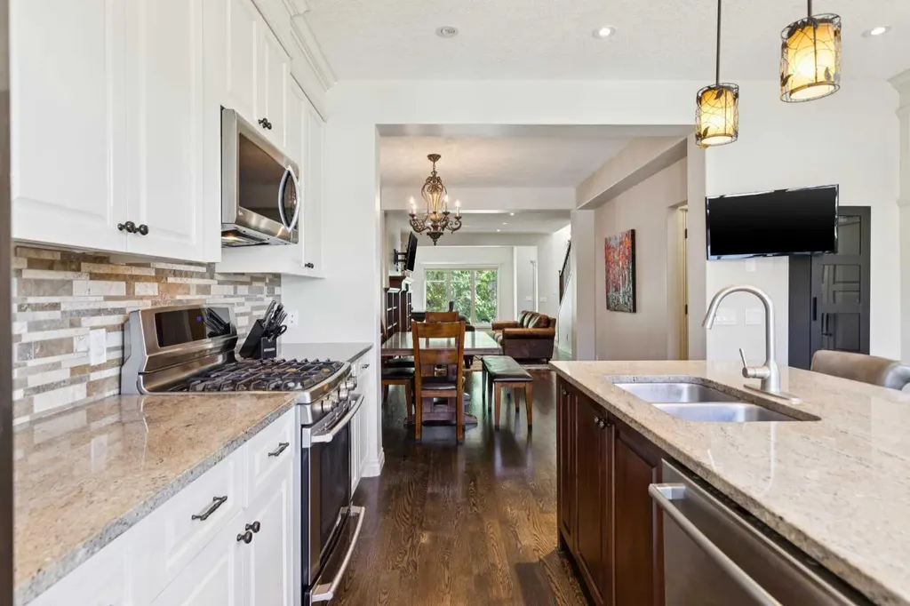 1723 31 Street SW Calgary AB T3C 1N2