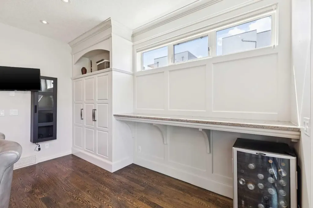 1723 31 Street SW Calgary AB T3C 1N2