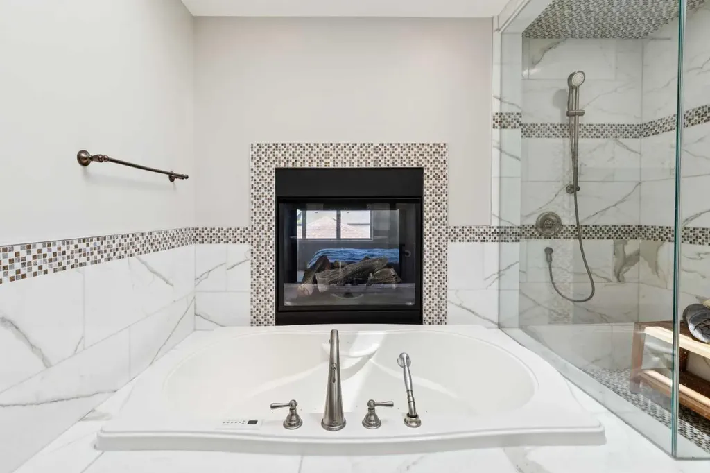 1723 31 Street SW Calgary AB T3C 1N2