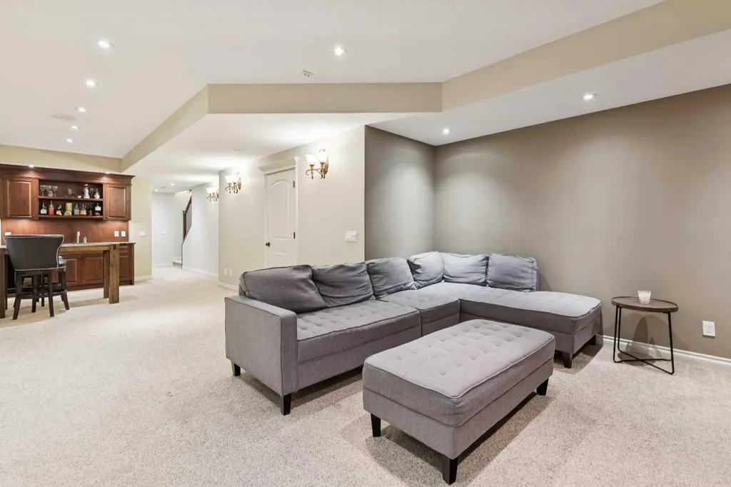1723 31 Street SW Calgary AB T3C 1N2