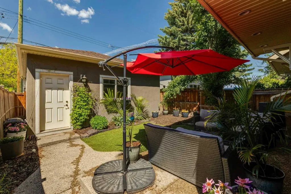 1723 31 Street SW Calgary AB T3C 1N2