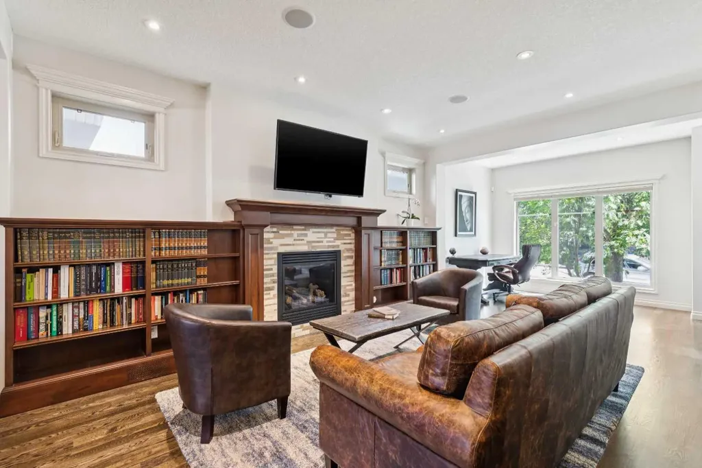 1723 31 Street SW Calgary AB T3C 1N2