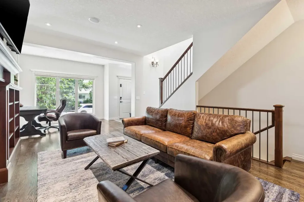 1723 31 Street SW Calgary AB T3C 1N2
