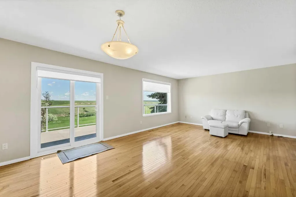 459 Carry Drive SE Medicine Hat AB T1B3W1