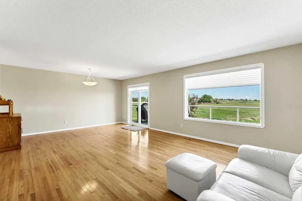 459 Carry Drive SE Medicine Hat AB T1B3W1