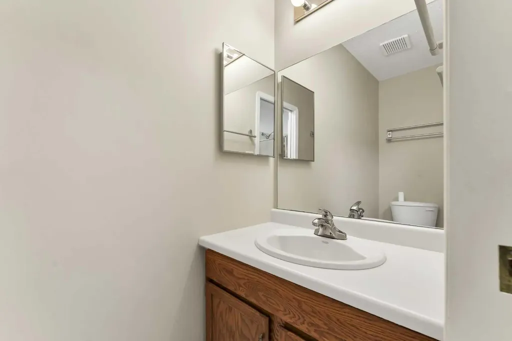 459 Carry Drive SE Medicine Hat AB T1B3W1