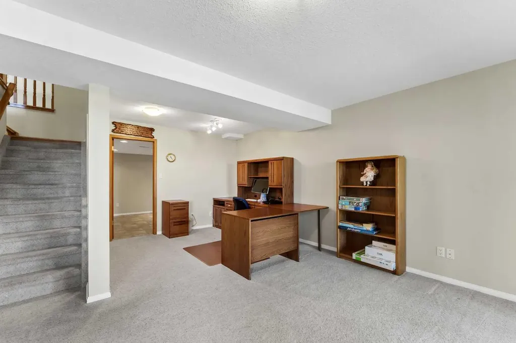 459 Carry Drive SE Medicine Hat AB T1B3W1
