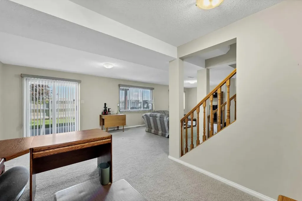459 Carry Drive SE Medicine Hat AB T1B3W1