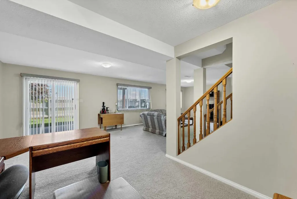 459 Carry Drive SE Medicine Hat AB T1B3W1
