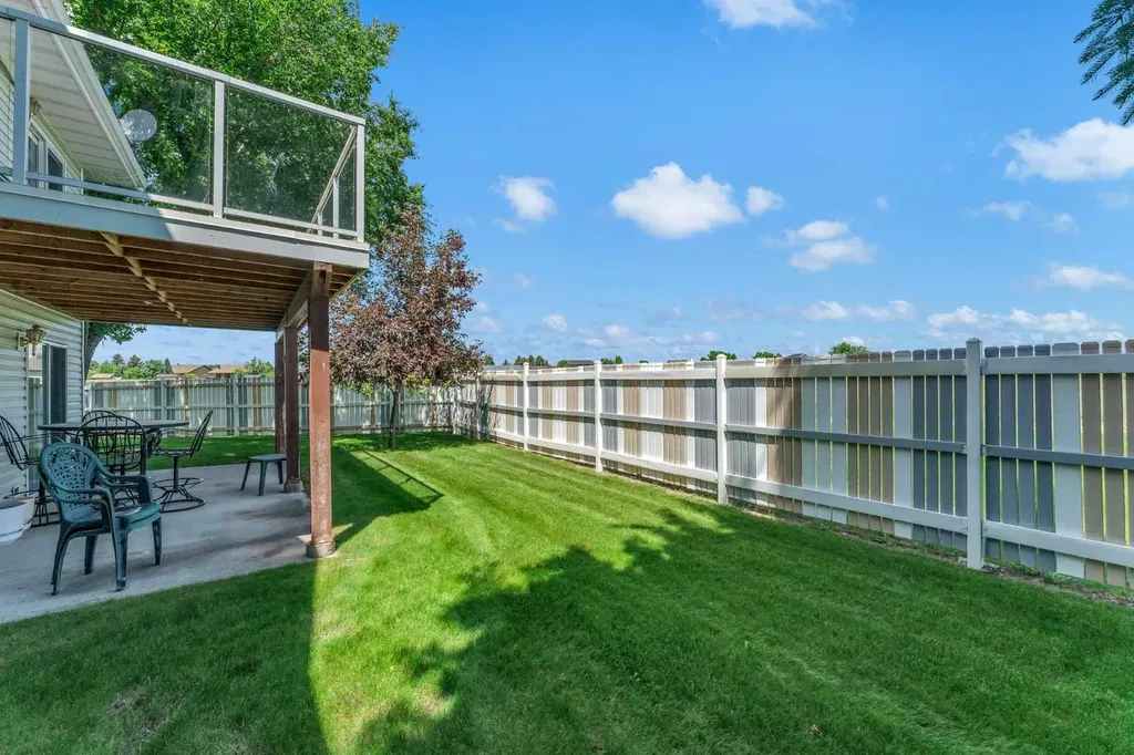 459 Carry Drive SE Medicine Hat AB T1B3W1