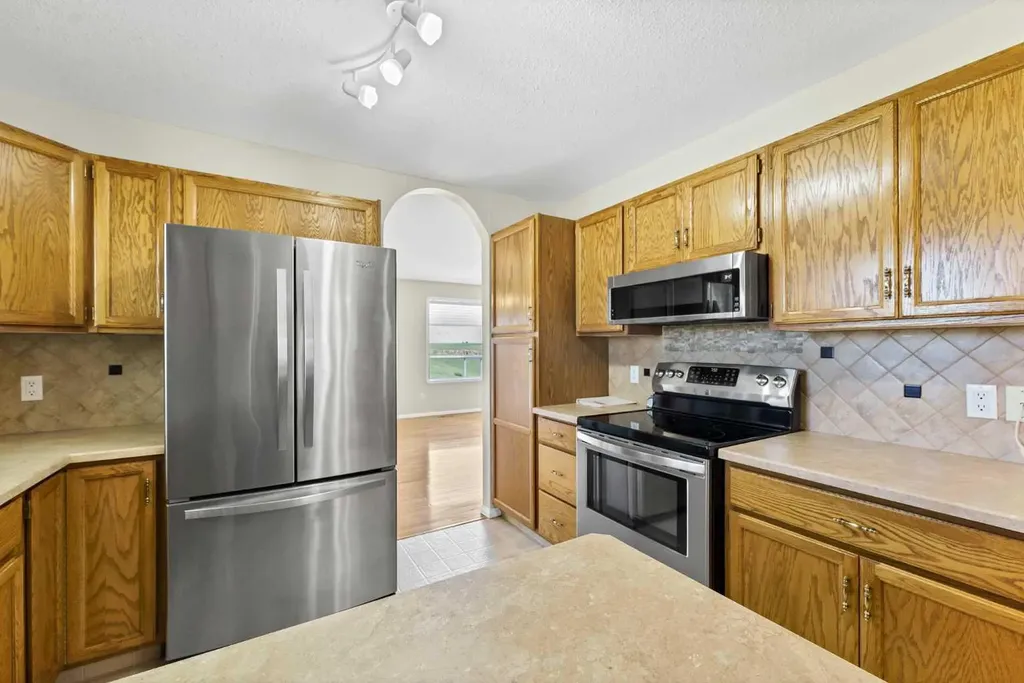 459 Carry Drive SE Medicine Hat AB T1B3W1