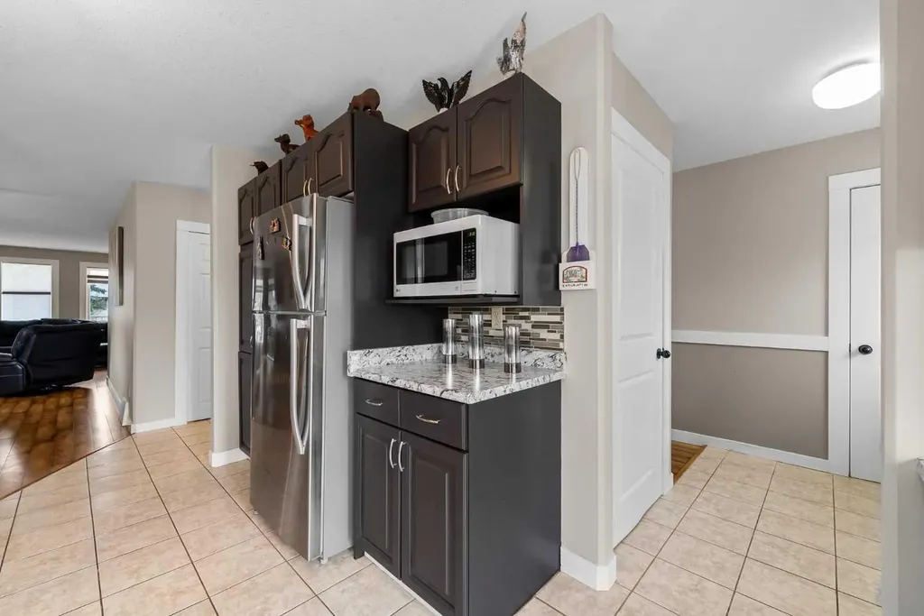 4319 54 Avenue Tofield AB T0B4J0