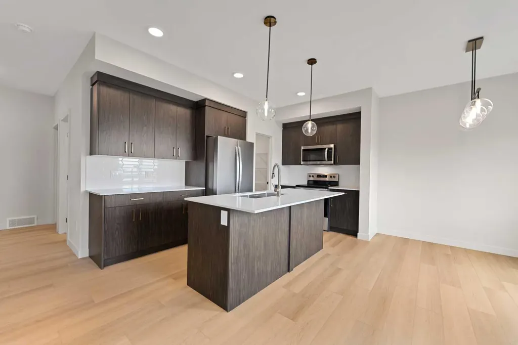 38 Waterford Mews Chestermere AB T1X3B6