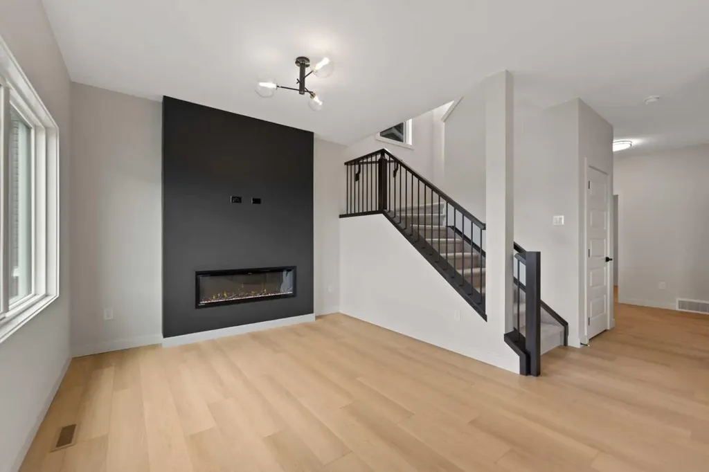 38 Waterford Mews Chestermere AB T1X3B6