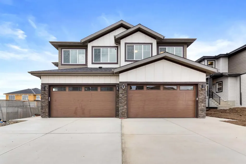 38 Waterford Mews Chestermere AB T1X3B6