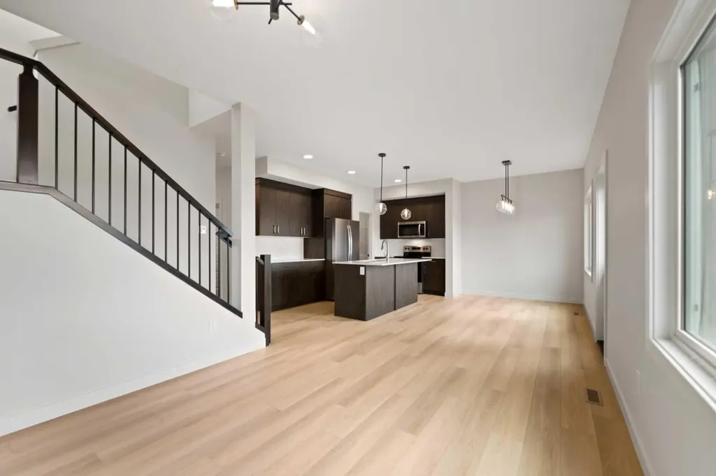 38 Waterford Mews Chestermere AB T1X3B6