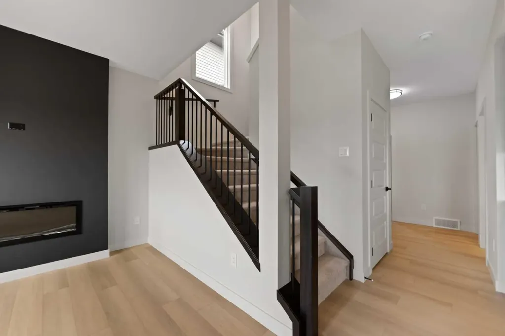 38 Waterford Mews Chestermere AB T1X3B6