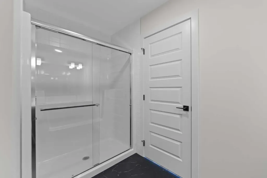 38 Waterford Mews Chestermere AB T1X3B6