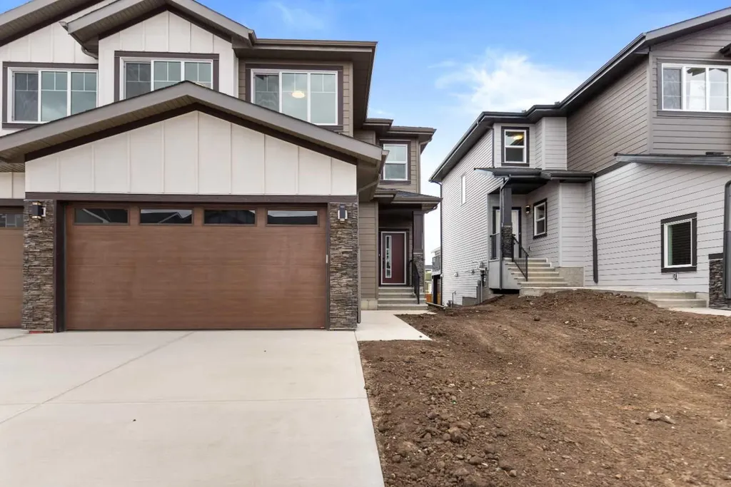 38 Waterford Mews Chestermere AB T1X3B6