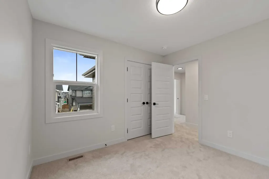 38 Waterford Mews Chestermere AB T1X3B6