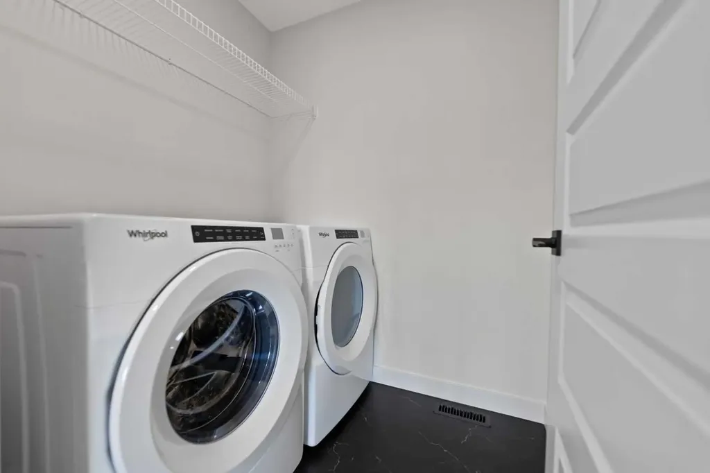 38 Waterford Mews Chestermere AB T1X3B6