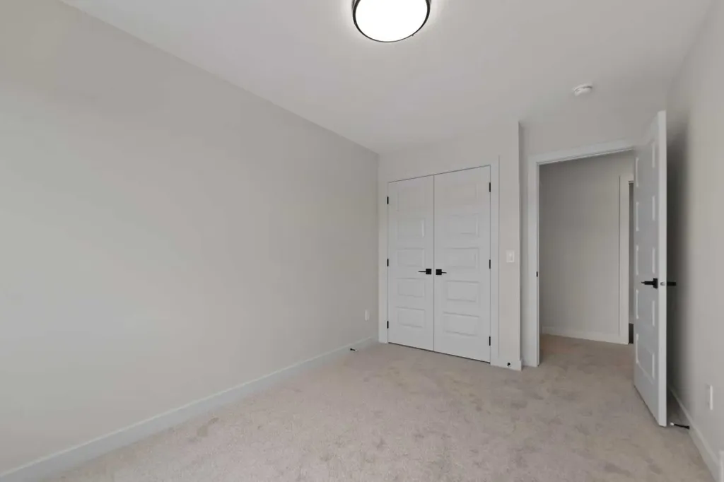 38 Waterford Mews Chestermere AB T1X3B6