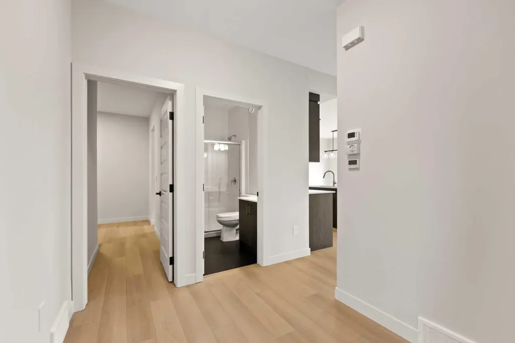 38 Waterford Mews Chestermere AB T1X3B6