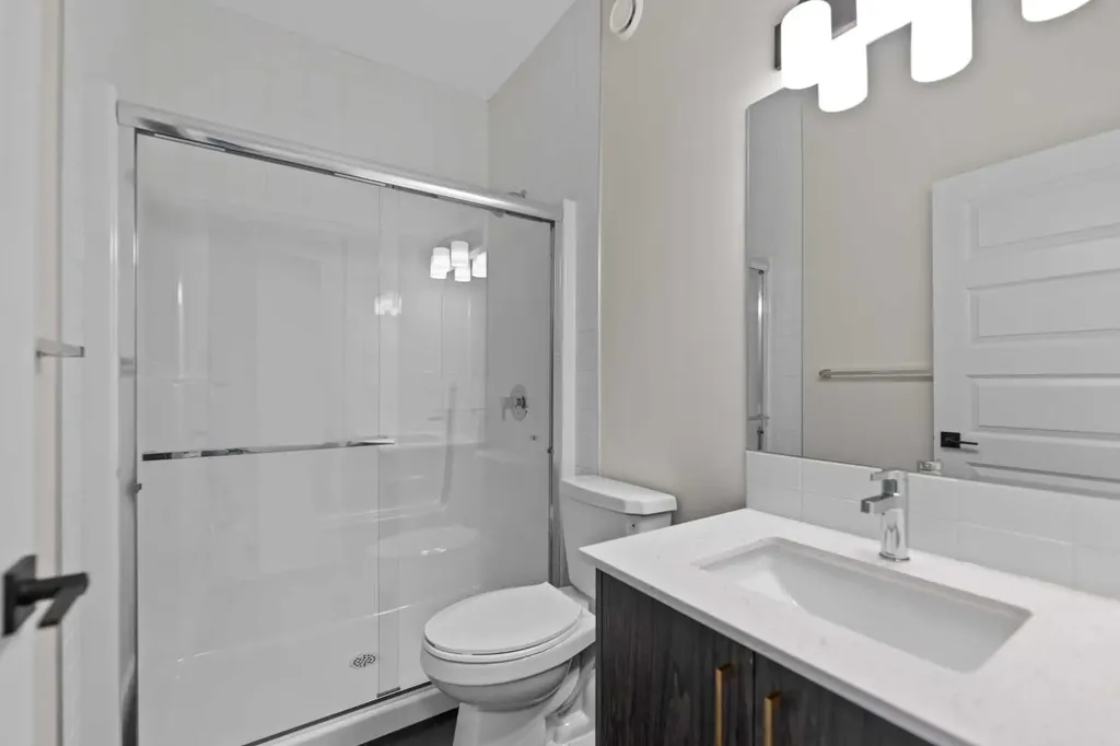 38 Waterford Mews Chestermere AB T1X3B6