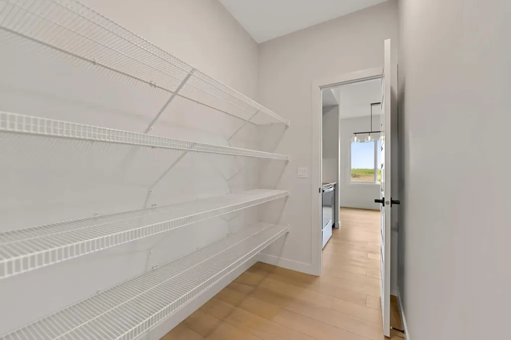 38 Waterford Mews Chestermere AB T1X3B6