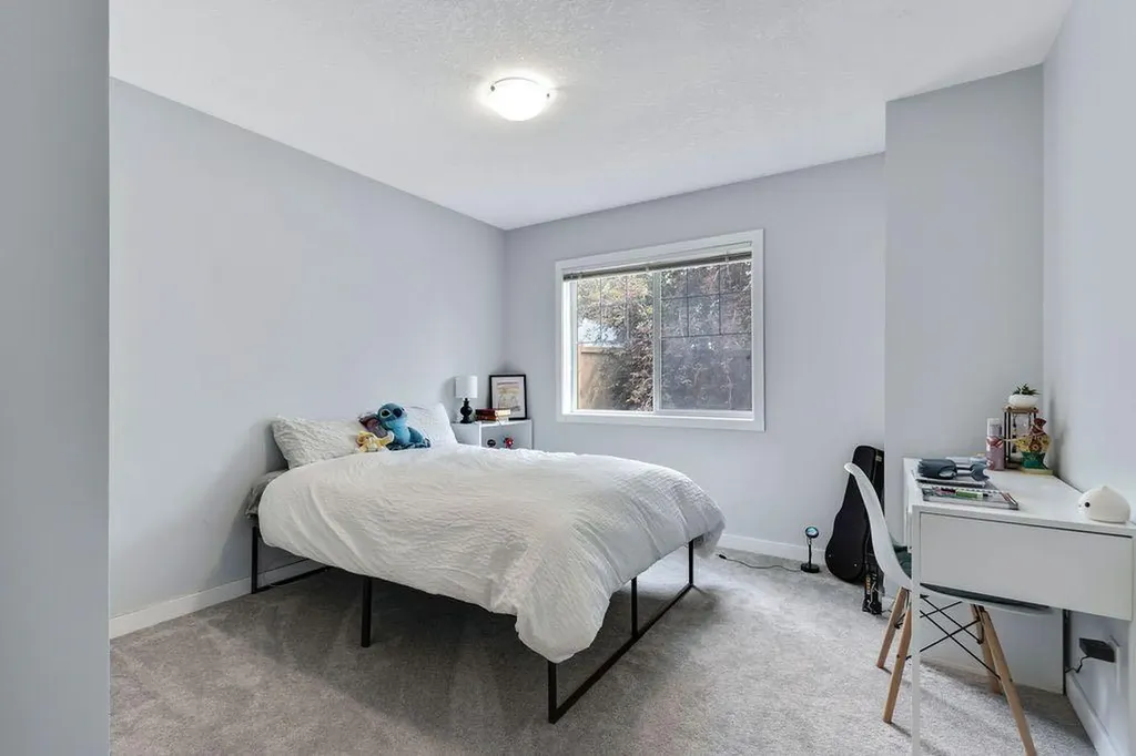 73 Hidden Creek Rise NW Calgary AB T3A 6L3