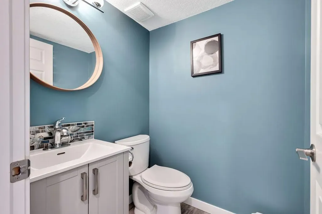 73 Hidden Creek Rise NW Calgary AB T3A 6L3