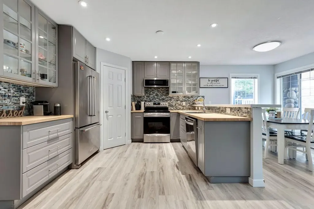 73 Hidden Creek Rise NW Calgary AB T3A 6L3