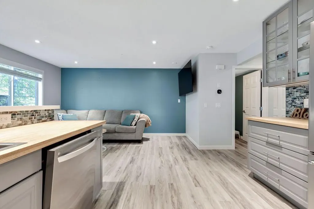 73 Hidden Creek Rise NW Calgary AB T3A 6L3