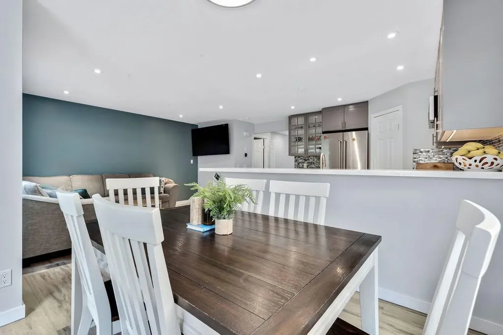 73 Hidden Creek Rise NW Calgary AB T3A 6L3