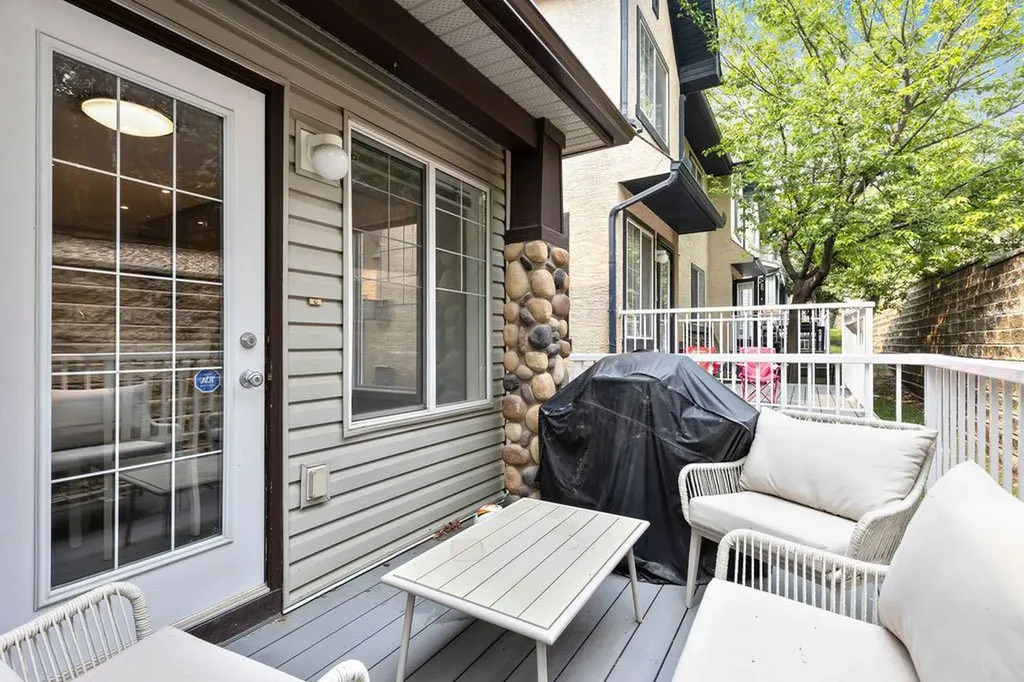 73 Hidden Creek Rise NW Calgary AB T3A 6L3