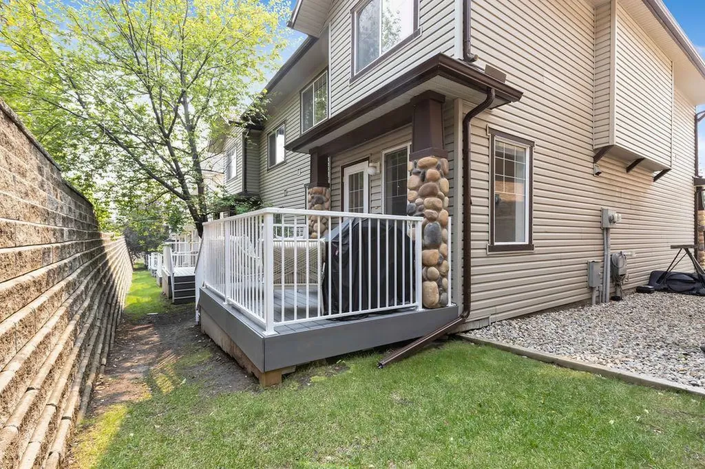 73 Hidden Creek Rise NW Calgary AB T3A 6L3