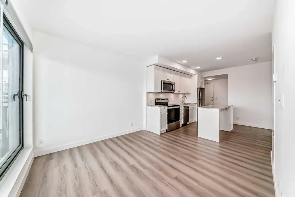 123 4 Street NE Calgary AB T2E 8K3
