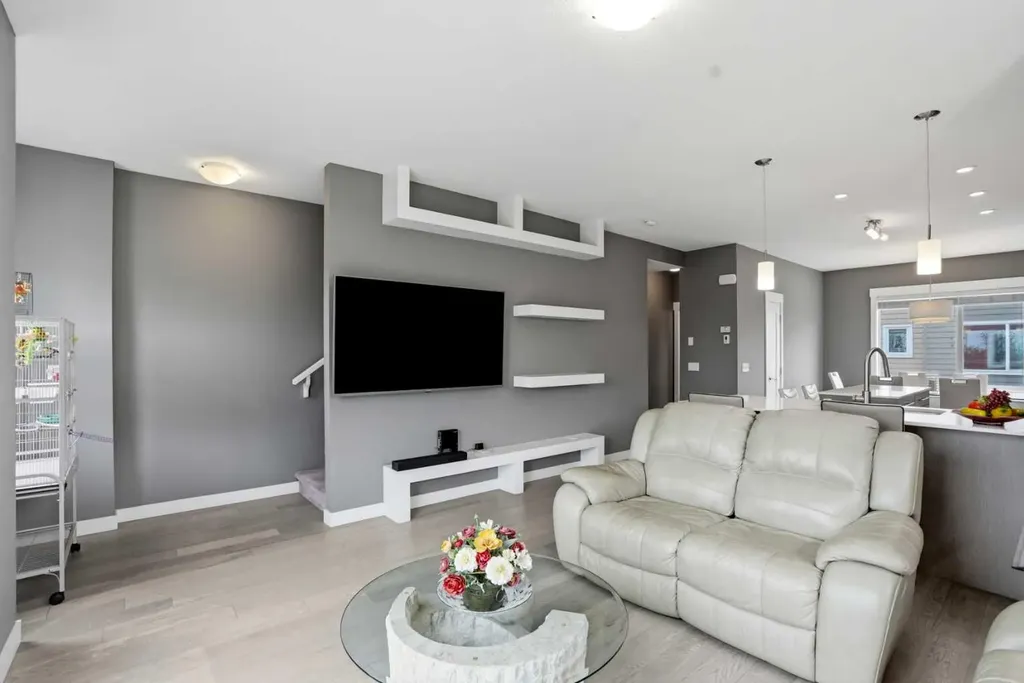 111 Rainbow Falls Gate Chestermere AB T1X 0Z5