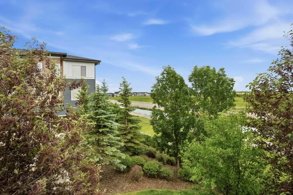 111 Rainbow Falls Gate Chestermere AB T1X 0Z5