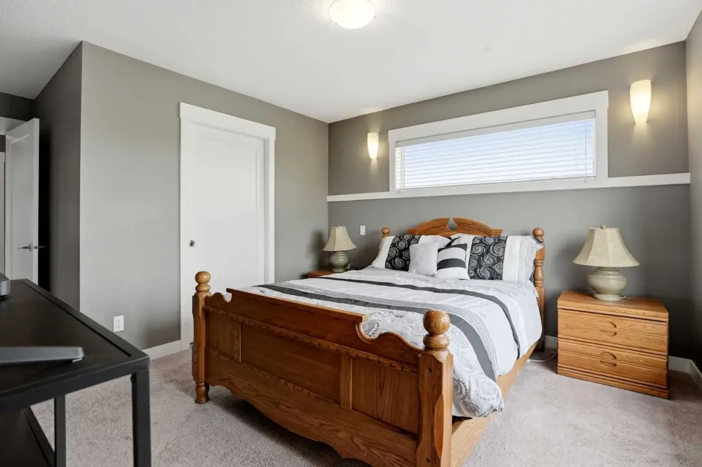111 Rainbow Falls Gate Chestermere AB T1X 0Z5