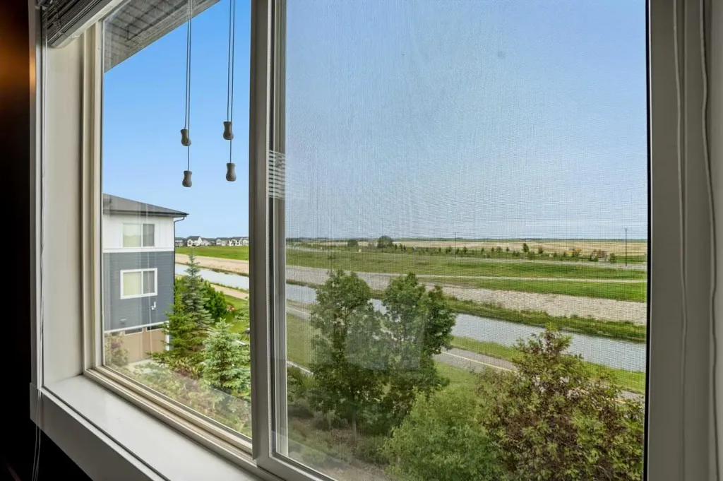 111 Rainbow Falls Gate Chestermere AB T1X 0Z5