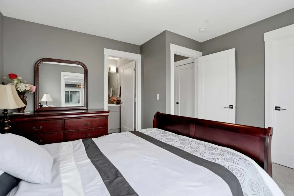 111 Rainbow Falls Gate Chestermere AB T1X 0Z5