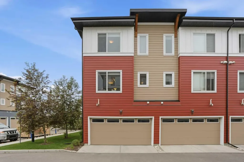 111 Rainbow Falls Gate Chestermere AB T1X 0Z5