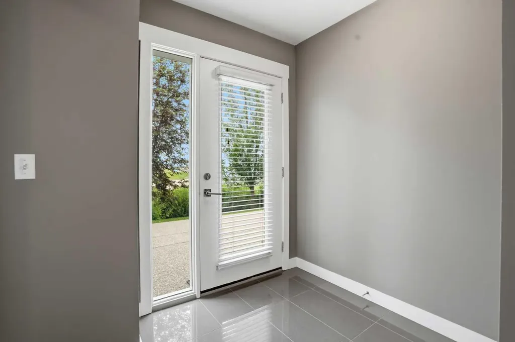 111 Rainbow Falls Gate Chestermere AB T1X 0Z5