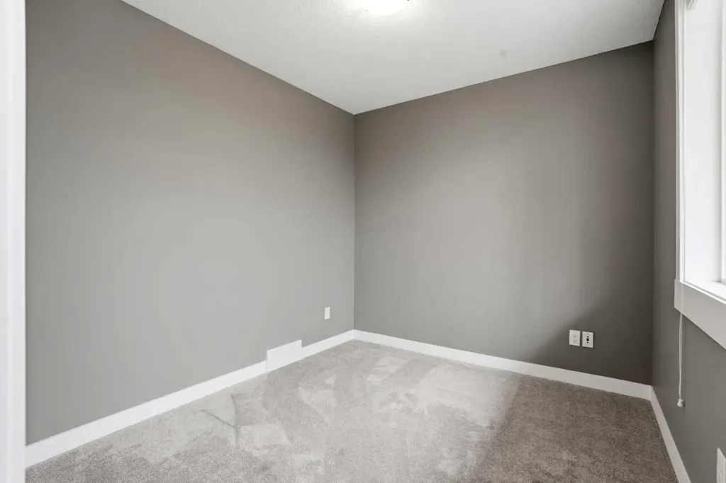 111 Rainbow Falls Gate Chestermere AB T1X 0Z5