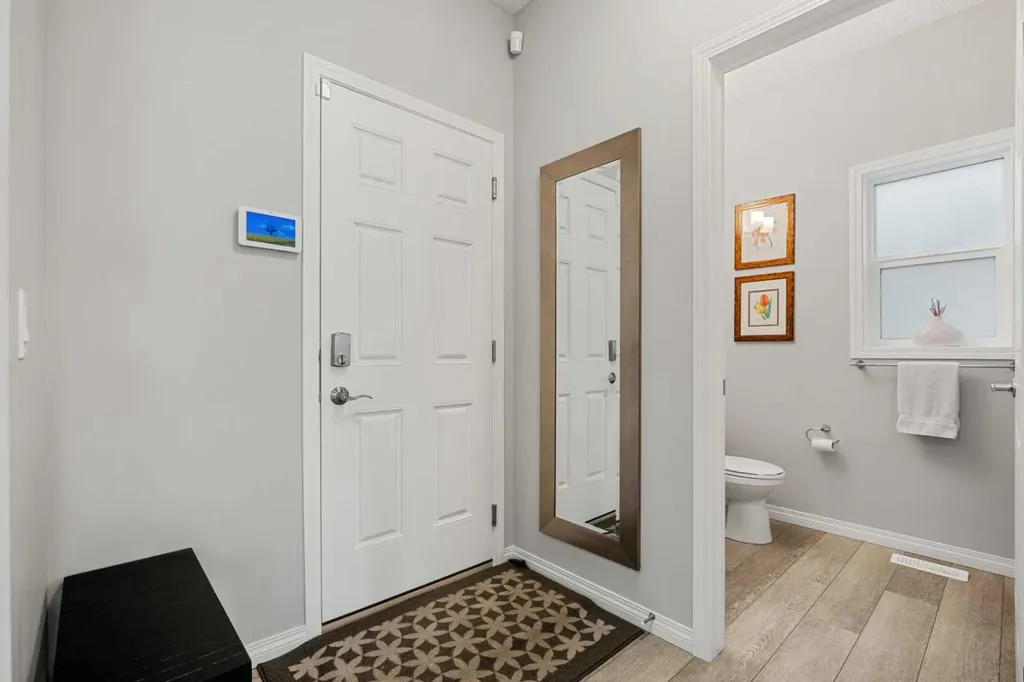 1020 Chinook Gate Heath SW Airdrie AB T4B 5C9