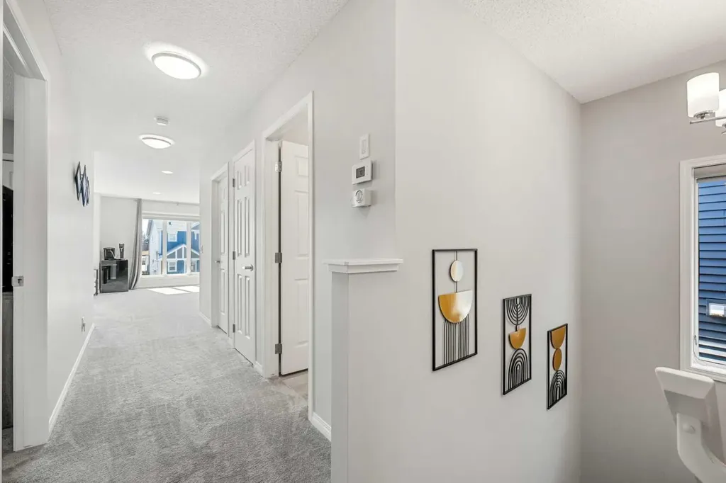 1020 Chinook Gate Heath SW Airdrie AB T4B 5C9