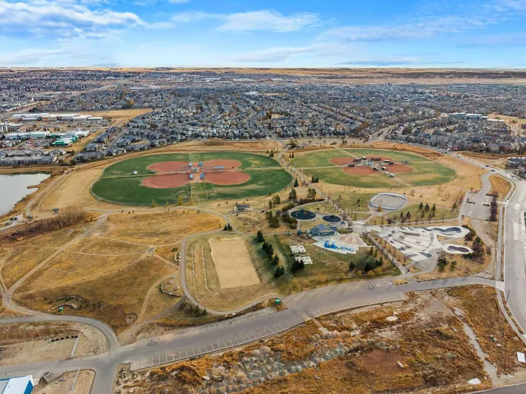1020 Chinook Gate Heath SW Airdrie AB T4B 5C9