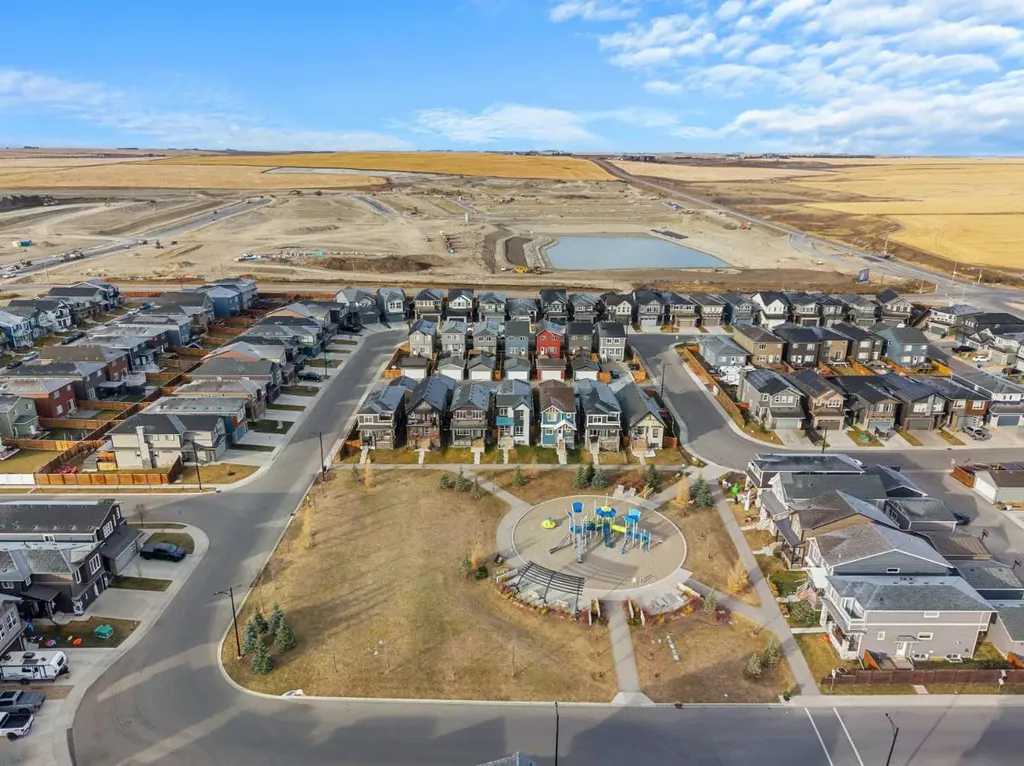 1020 Chinook Gate Heath SW Airdrie AB T4B 5C9